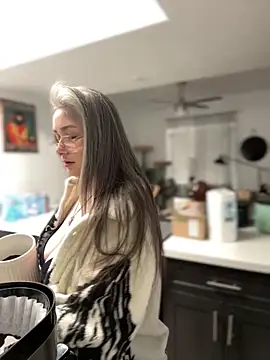 Alix Valentine online show from 28, 3, 2026