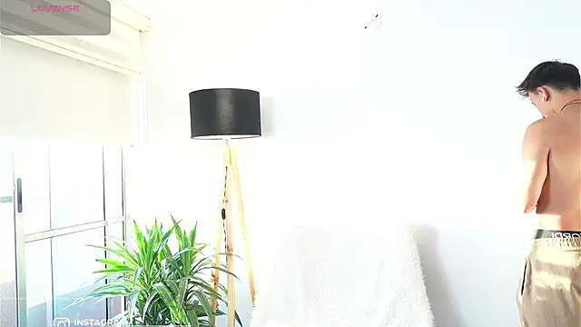 Snapshot of DeusbelliS chatting on 8, 11, 2025 DeusbelliS online show from 8, 11, 2025