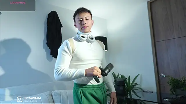 Snapshot of DeusbelliS chatting on 16, 12, 2025 DeusbelliS online show from 16, 12, 2025