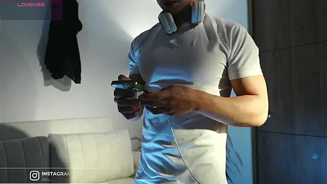 Snapshot of DeusbelliS chatting on 13, 1, 2026 DeusbelliS online show from 13, 1, 2026