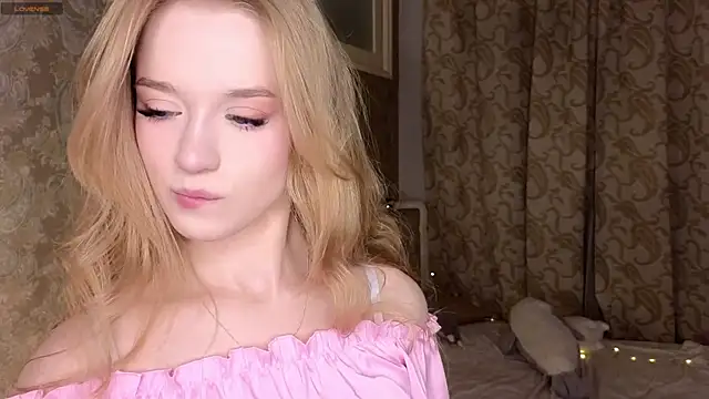 Snapshot of Emma_Frosty chatting on 10, 9, 2025 Emma Frosty online show from 10, 9, 2025