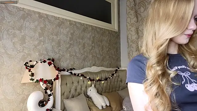 Emma Frosty online show from 5, 11, 2025