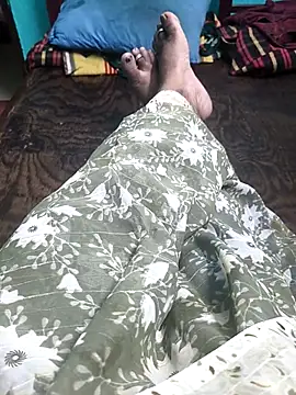 Villageanuty online show from 13, 4, 2026