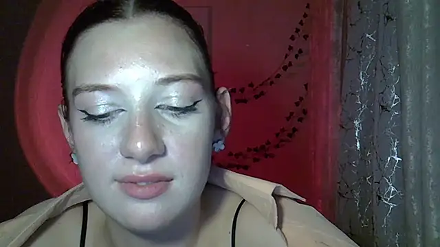 Lily Ember online show from 17, 10, 2025