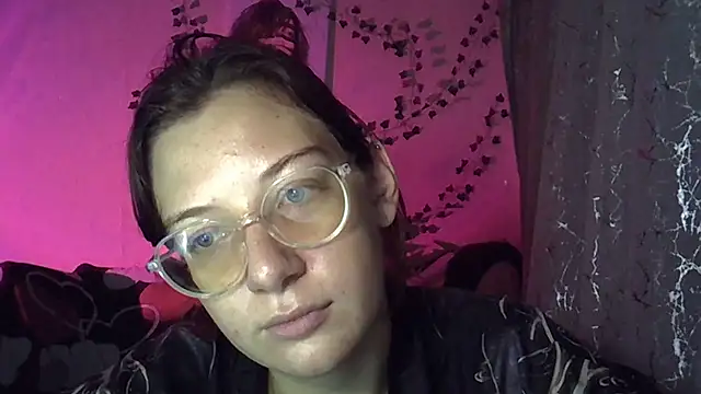 Lily Ember online show from 3, 11, 2025