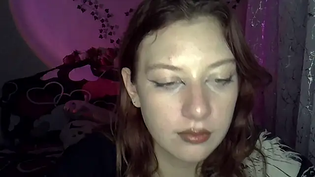 Lily Ember online show from 12, 11, 2025