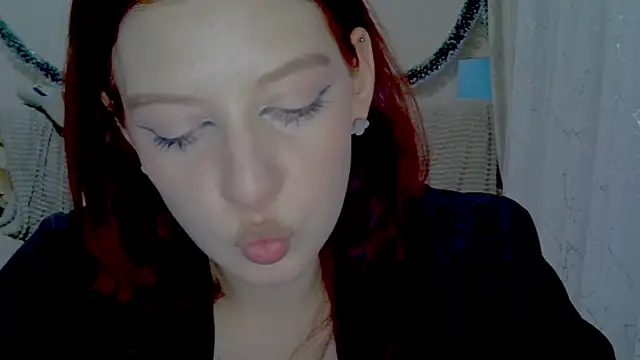 Snapshot of Lily_Ember chatting on 21, 12, 2025 Lily Ember online show from 21, 12, 2025