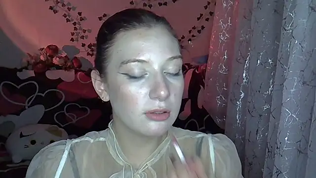 Lily Ember online show from 9, 11, 2025