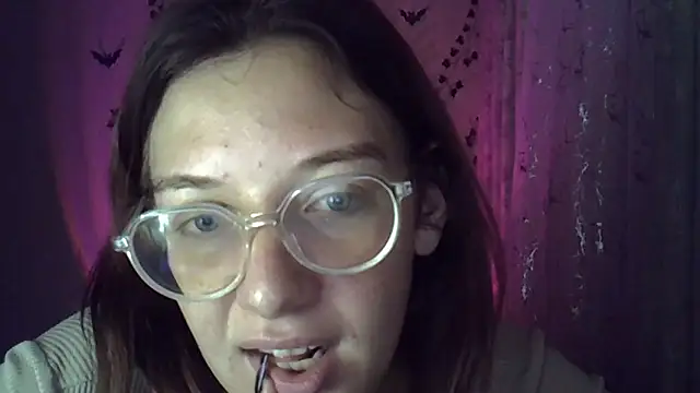 Lily Ember online show from 23, 10, 2025