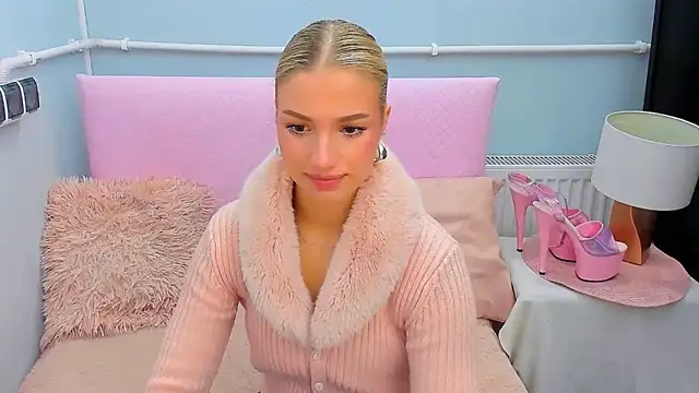 EvetteRose online show from 15, 10, 2025