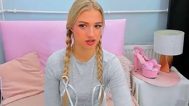 EvetteRose online show from 14, 10, 2025