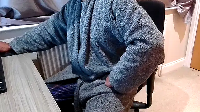 Snapshot of rogamuffin chatting on 6, 1, 2026 rogamuffin online show from 6, 1, 2026