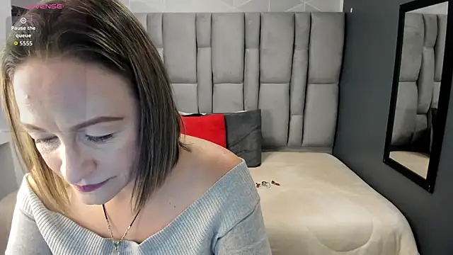 Charlot milf online show from 19, 5, 2026