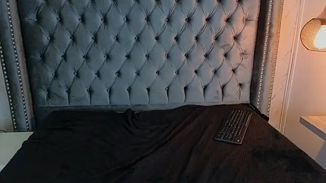 Anya Belth online show from 21, 4, 2026