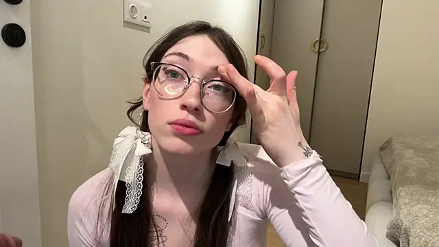 Kelly Berry   online show from 2, 4, 2026