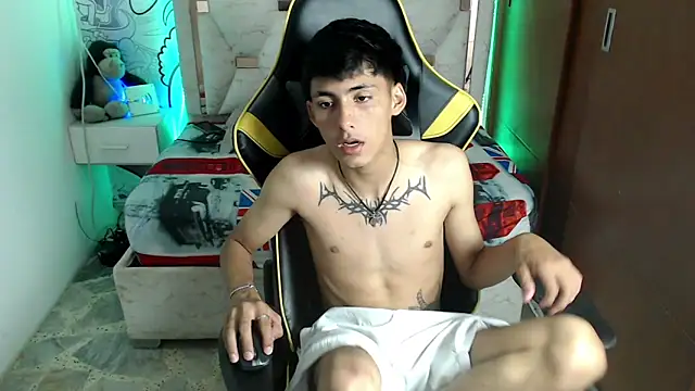 yiisu  online show from 11, 9, 2025
