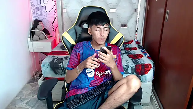 yiisu  online show from 4, 10, 2025