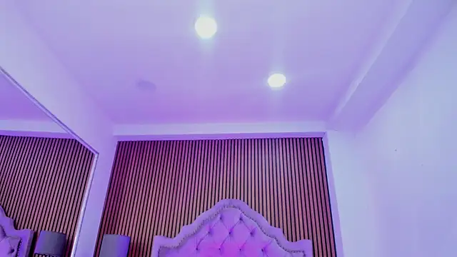 Snapshot of SelenaStonne chatting on 8, 11, 2025 SelenaStonne online show from 8, 11, 2025