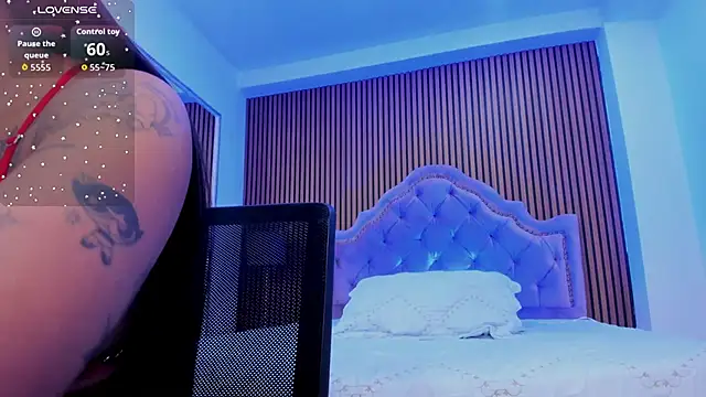 Snapshot of SelenaStonne chatting on 22, 11, 2025 SelenaStonne online show from 22, 11, 2025