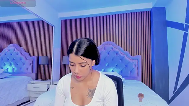 Snapshot of SelenaStonne chatting on 11, 10, 2025 SelenaStonne online show from 11, 10, 2025