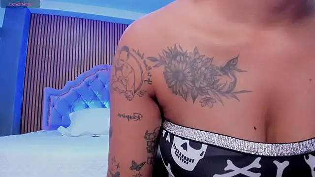 Snapshot of SelenaStonne chatting on 30, 10, 2025 SelenaStonne online show from 30, 10, 2025