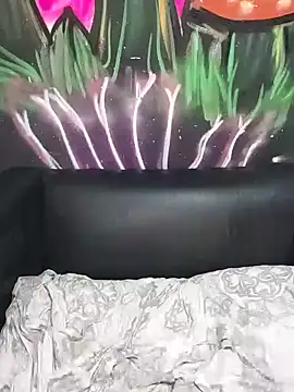 parejajuguetona420 online show from 28, 4, 2026