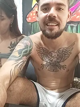 parejajuguetona420 online show from 24, 11, 2025