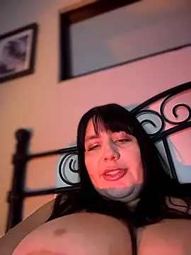 victoria amatista  online show from 28, 3, 2026