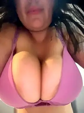 victoria amatista  online show from 12, 4, 2026