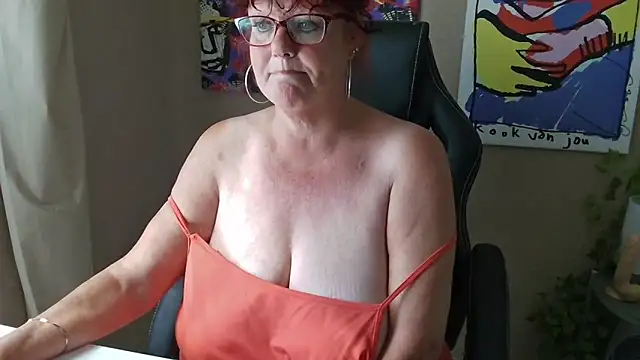 Snapshot of -Curvy- chatting on 31, 5, 2026 -Curvy- online show from 31, 5, 2026