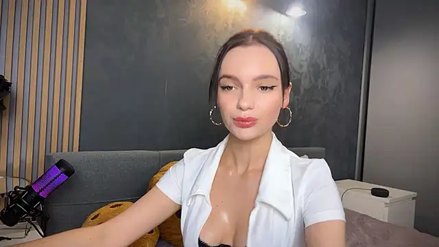 litlle angelll online show from 4, 11, 2025