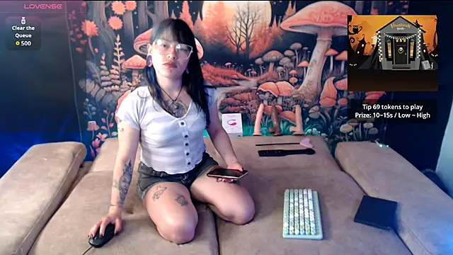 LunaBunny8 online show from 15, 10, 2025