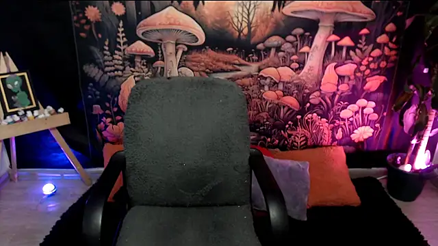 LunaBunny8 online show from 23, 10, 2025