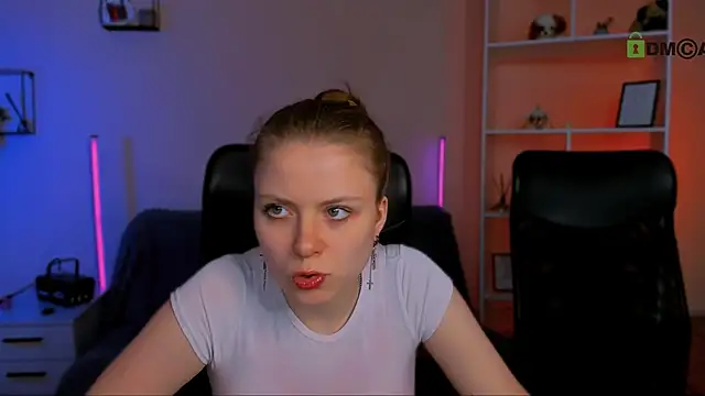 Snapshot of foxy_tease_ chatting on 30, 11, 2025 foxy tease online show from 30, 11, 2025