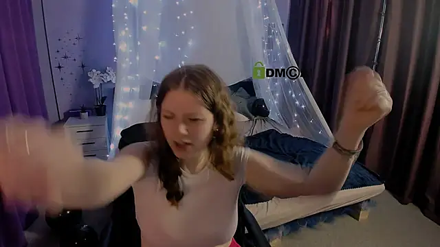 Snapshot of foxy_tease_ chatting on 26, 10, 2025 foxy tease online show from 26, 10, 2025