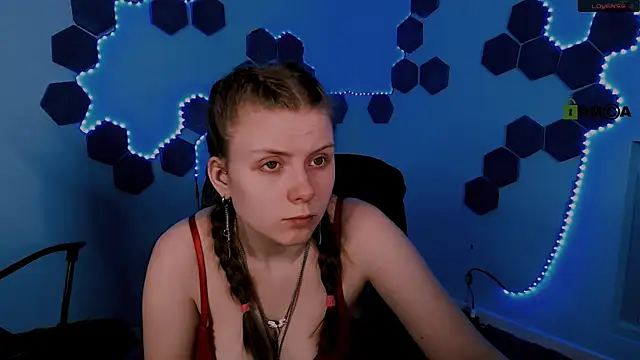 Snapshot of foxy_tease_ chatting on 22, 11, 2025 foxy tease online show from 22, 11, 2025
