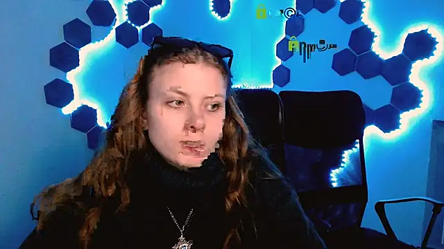 Snapshot of foxy_tease_ chatting on 28, 11, 2025 foxy tease online show from 28, 11, 2025