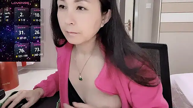 JackieBell online show from 4, 11, 2025