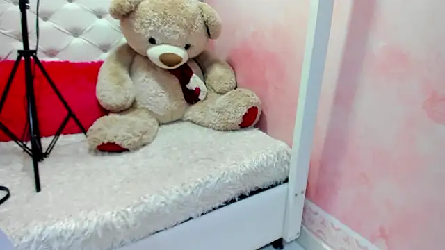 eimy skinny  online show from 5, 3, 2026