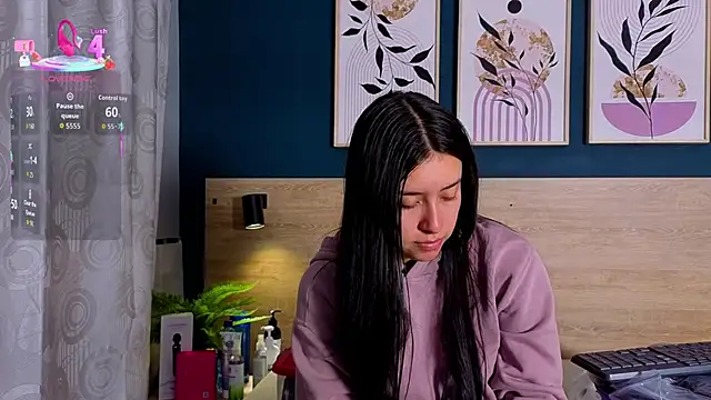 SarahMiler  online show from 16, 12, 2025