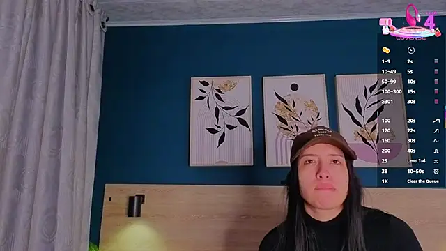 SarahMiler  online show from 8, 10, 2025