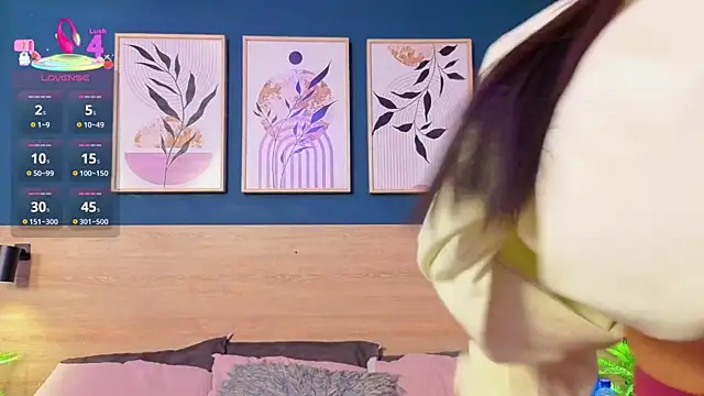 SarahMiler  online show from 13, 1, 2026