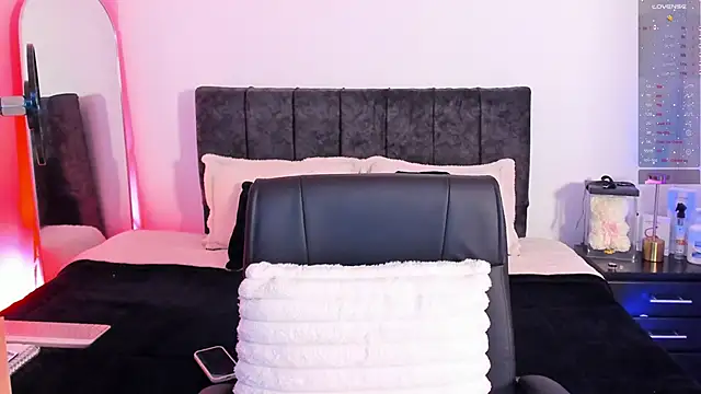 Taylormaxwell online show from 16, 2, 2026