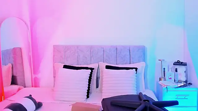 Taylormaxwell online show from 9, 2, 2026