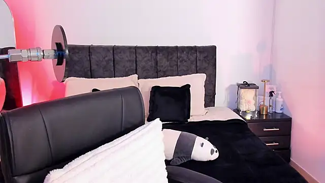 Taylormaxwell online show from 19, 2, 2026