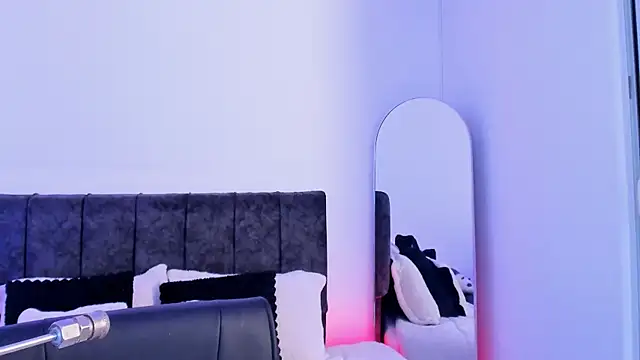 Taylormaxwell online show from 14, 4, 2026