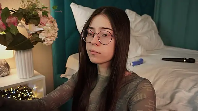 ywixos online show from 12, 3, 2026