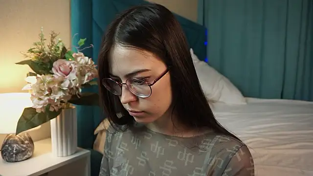 ywixos online show from 8, 2, 2026