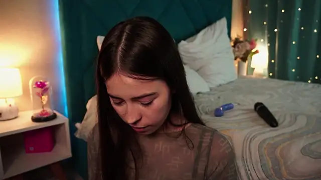 ywixos online show from 18, 4, 2026