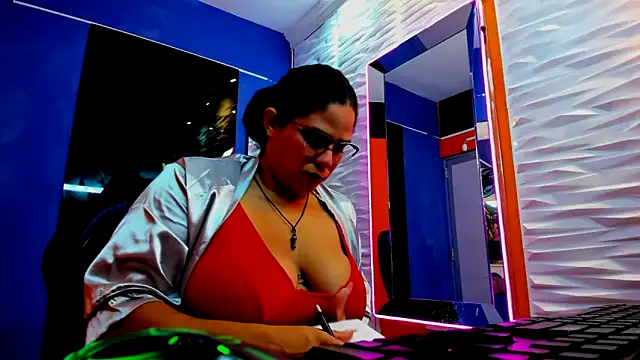 lucia ht online show from 9, 9, 2025